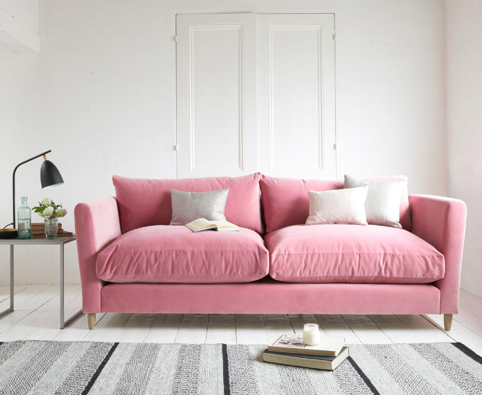 ροζ βελούδινος καναπές