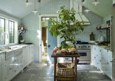 μαρμάρινα πλακάκια σε πάτωμα κουζίνας