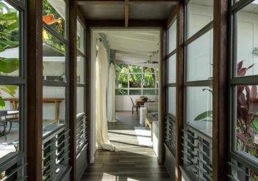 φωτεινος διαδρομος με αιθρια κεντρικη