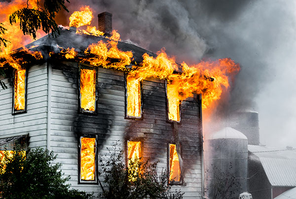 ασφαλιση εξοχικης κατοικιας ασφαλεια εξοχικου πυρος πυρκαγιες πλημμυρες σεισμος κλοπης σπιτιου φωτια φωτιες