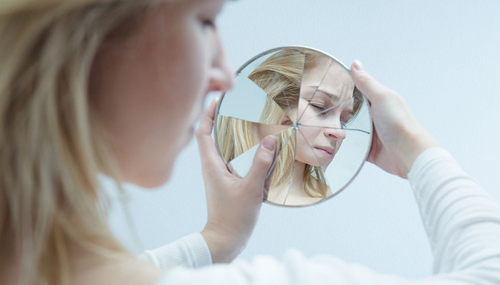 γρουσουζια σπασμενος καθρεπτης