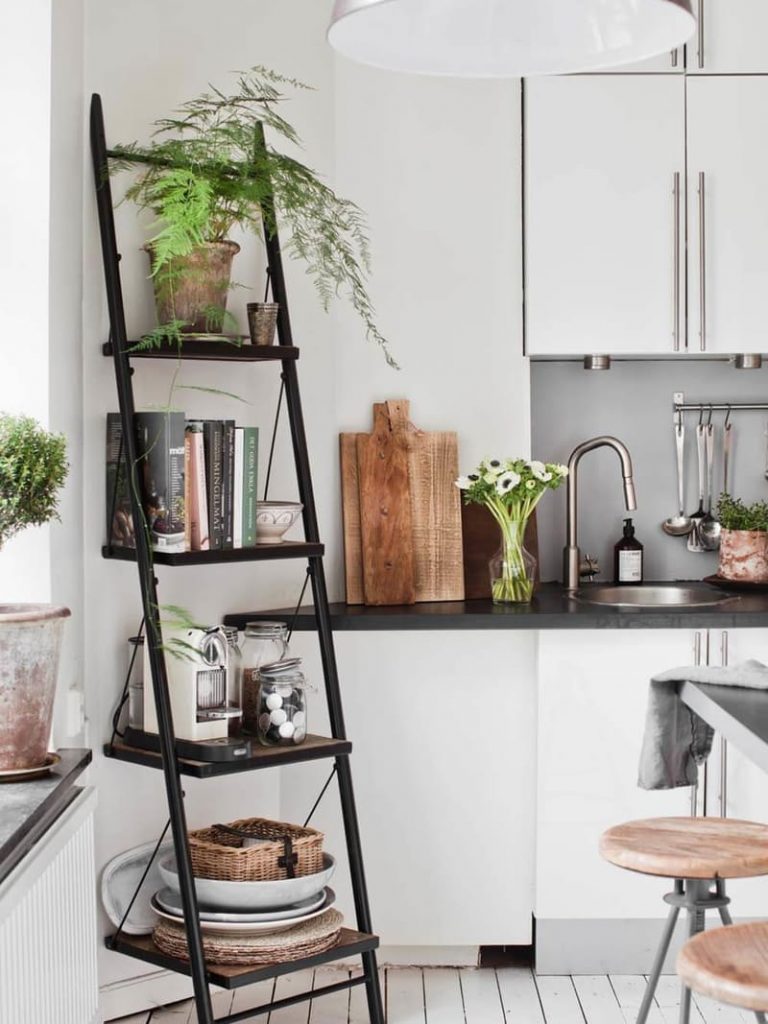 διακοσμητική σκάλα γωνίες