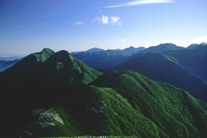 Τα όρη Ακαΐσι.