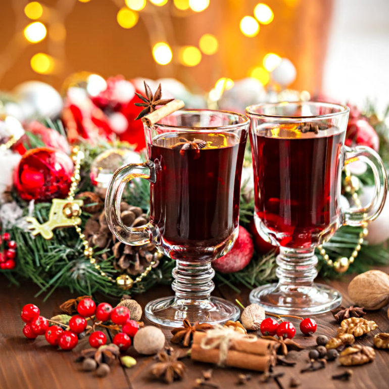 φτιαξε ζεστο εορταστικο κρασι οδηγιες συνταγη κοκκινο κρυωμα αυστρια