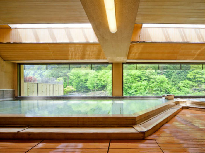 Ένα από τα λουτρά.