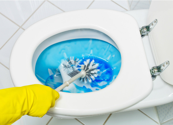 Μετά το υγρό κάνε γρήγορες κυκλικές κινήσεις με το πιγκάλ για ουσιαστική καθαριότητα.