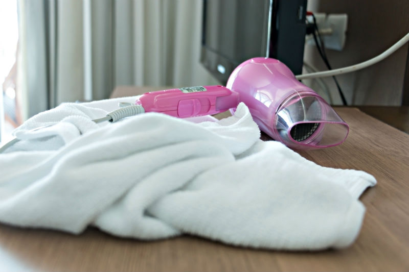 πιστολακι μαλλιων μπανιο