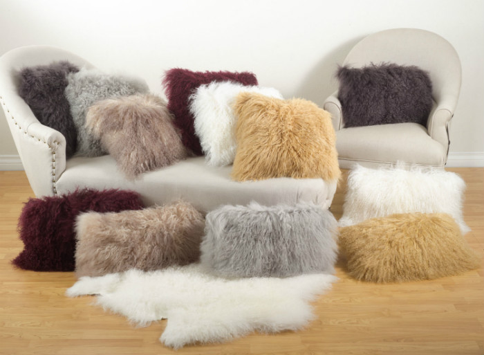 Από τις καλύτερες προβιές (εκπληκτικές για μαξιλάρια) είναι αυτές που έχουν πλεχθεί από μαλλί προβάτου Μογγολίας. Το προβατάκι ζει, μην τρομάζετε!