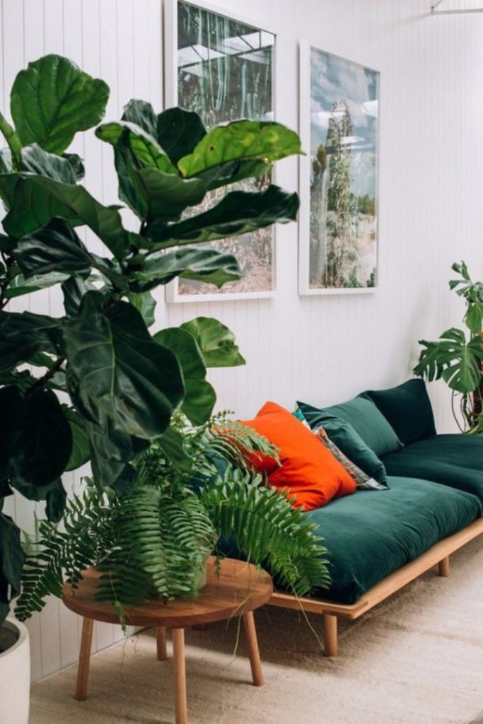 πρασινος καναπες σμαραγδι βελουδινος διακοσμηση με τι ταιριαζει διθεσιος