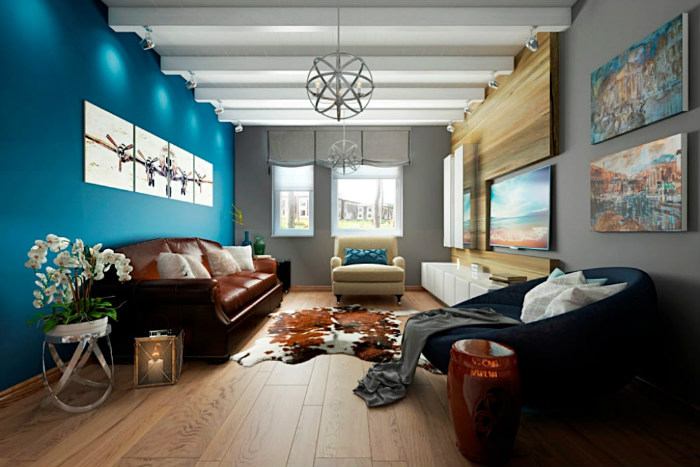 Όταν ο μπλε μεταλιζέ τοίχος και τα εκλεκτικά φωτιστικά συναντούν την παραδοσιακή διακόσμηση.