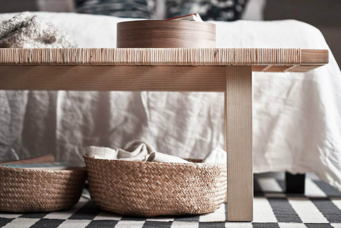 Ο δίσκος αναμένεται να κυκλοφορήσει περίπου στα 15 ευρώ και έχει περισσότερες επιστρώσεις από ότι φαντάζεσαι και το τραπέζι είναι κατασκευασμένο από φλαμούρι, ρατάν και πεύκο.