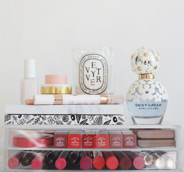 Διακόσμηση με...καλλυντικά!