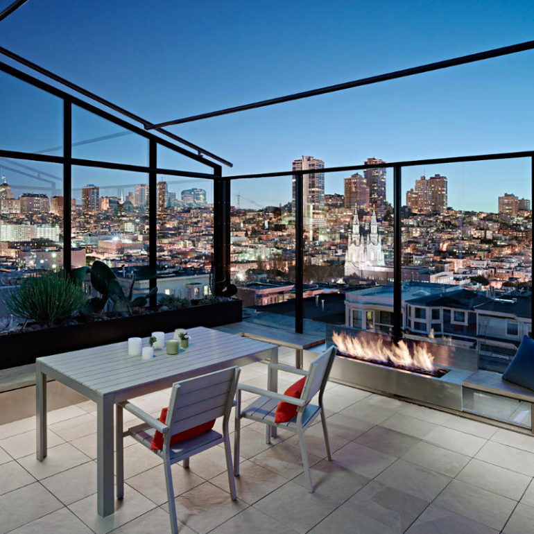 σπιτι με θεα στην πολη