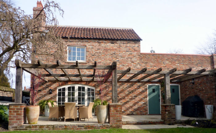 ανακαινισμένος στάβλος