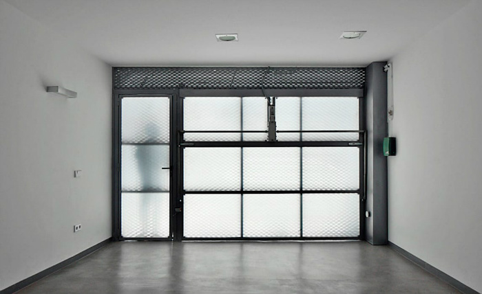 Γυαλί και ατσάλι