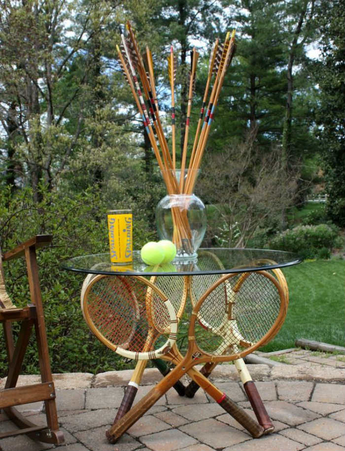 τραπέζι από ρακέτες