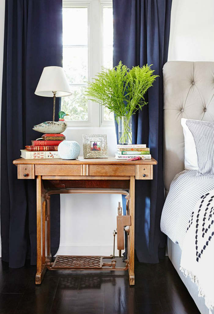 τραπέζι από ξύλινη ραπτομηχανή