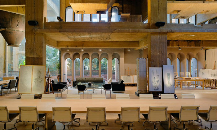 Ο συνεδριακός χώρος των εγκαταστάσεων εμπνέει.