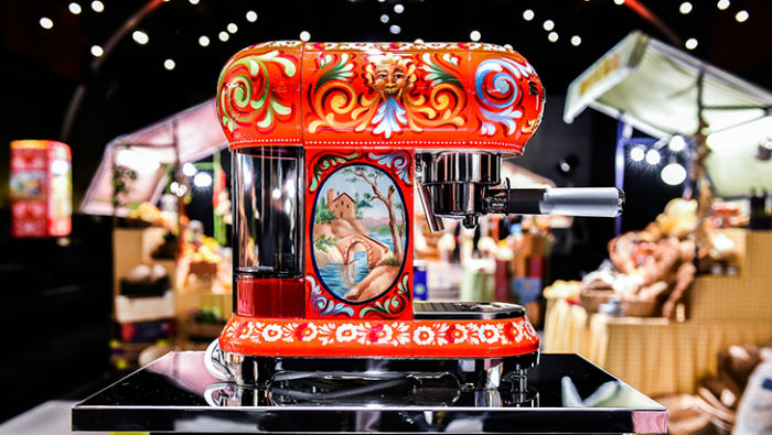 Αίολος και Flora