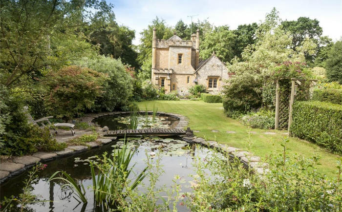 λιμνούλες σε κάστρο