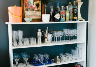 βιβλιοθηκη μπαρ