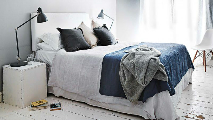 βάψε το παρκέ λευκό