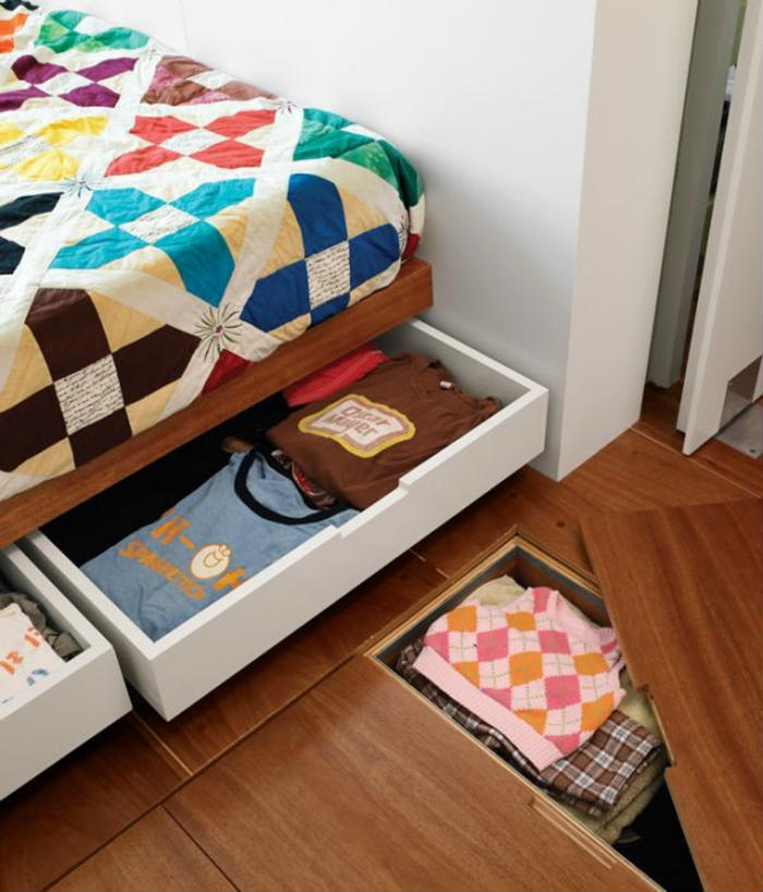 καταπακτή σε παρκέ που κουμπώνει και ξεκουμπώνει εύκολα