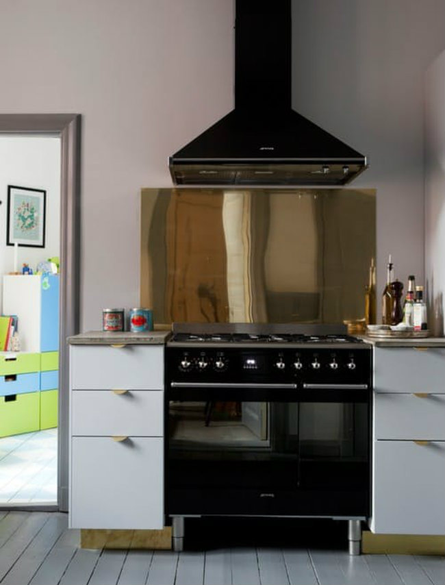 μπρούτζινο backsplash