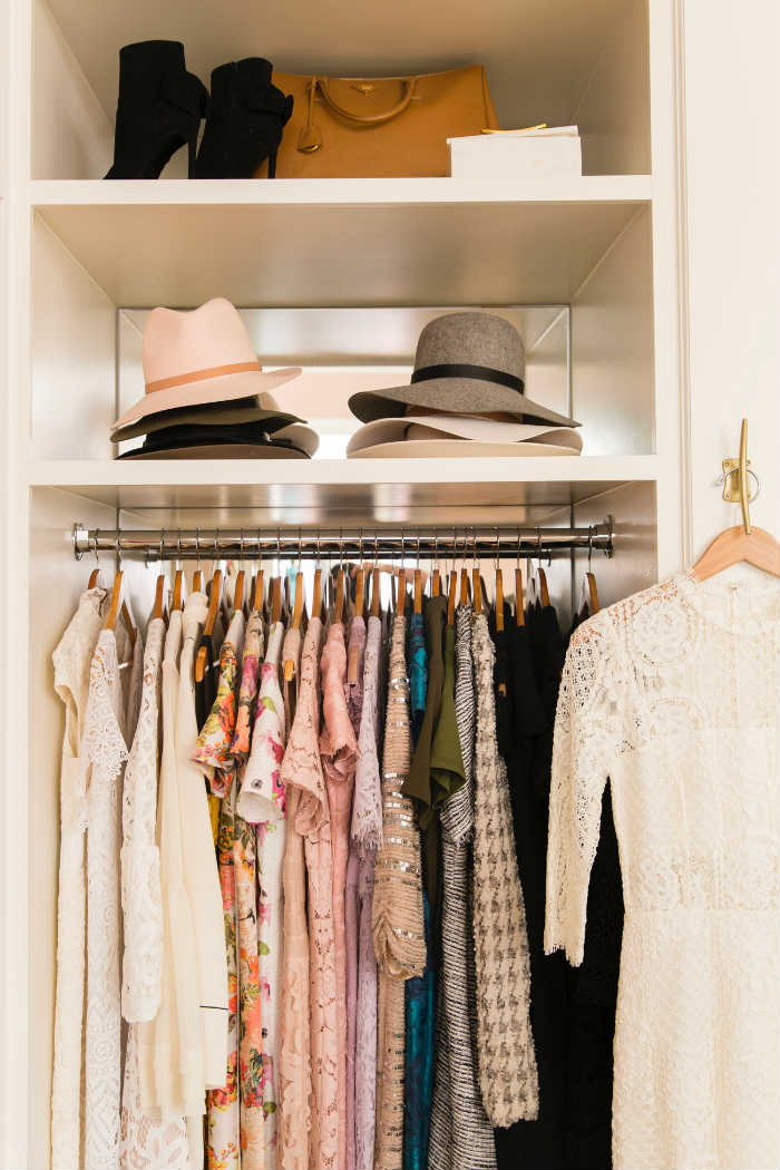 όμοιες ή παρόμοιες κρεμάστρες