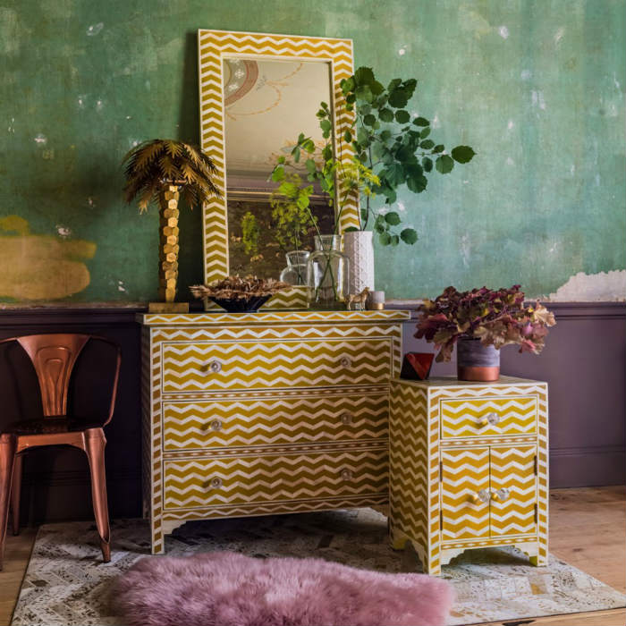έπιπλο από φίλντισι σε κίτρινο με μοτίβο σιρίτια ιδεες διακοσμηση σπιτιου 2019