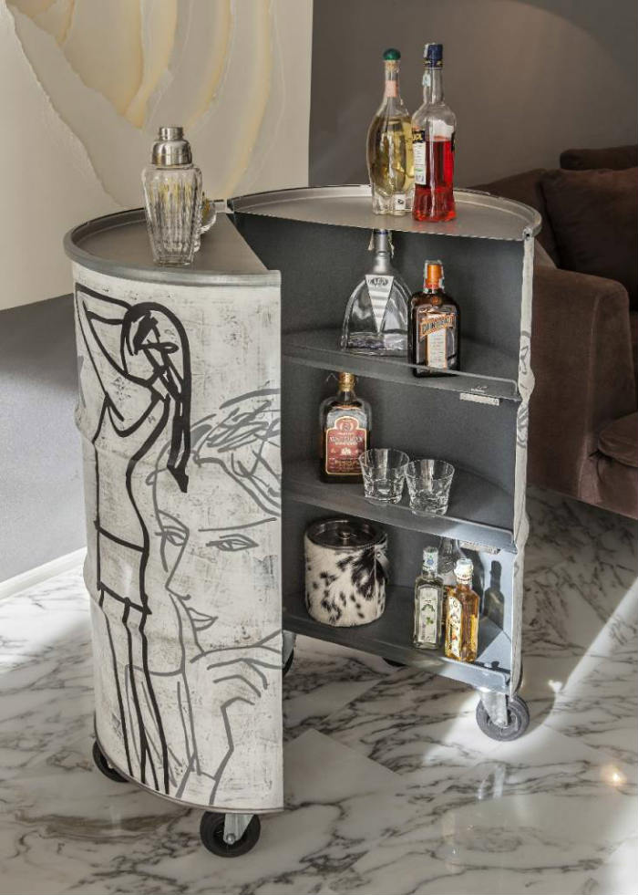 βαρέλι μπαρ με ράφια