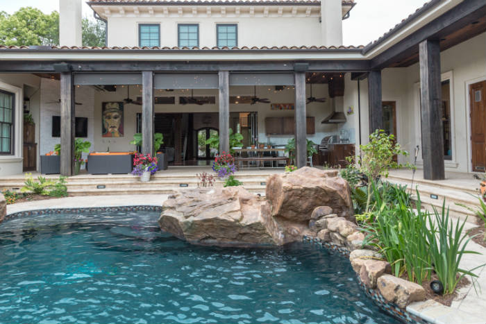 εκλεκτικό σπίτι μέσα στην τέχνη