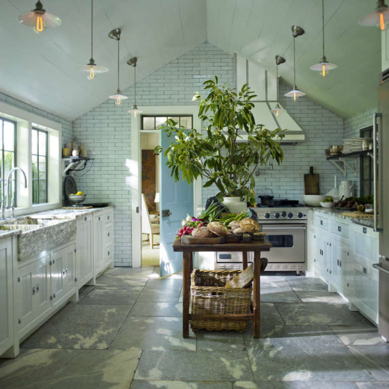 μαρμάρινα πλακάκια σε πάτωμα κουζίνας