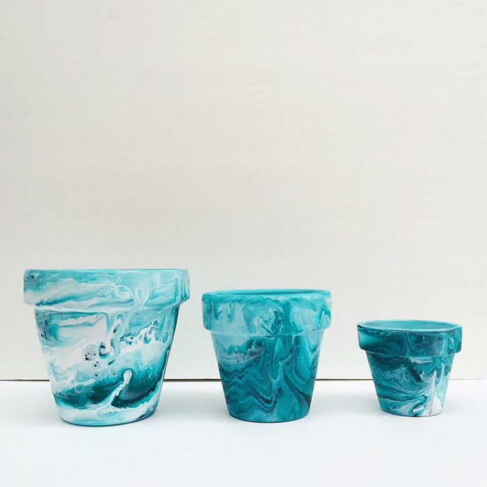 με κύλιση στο πλάι