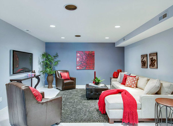 Sky Blue για τοίχο με πιο ανοιχτό ταβάνι και γκρι μοκέτα