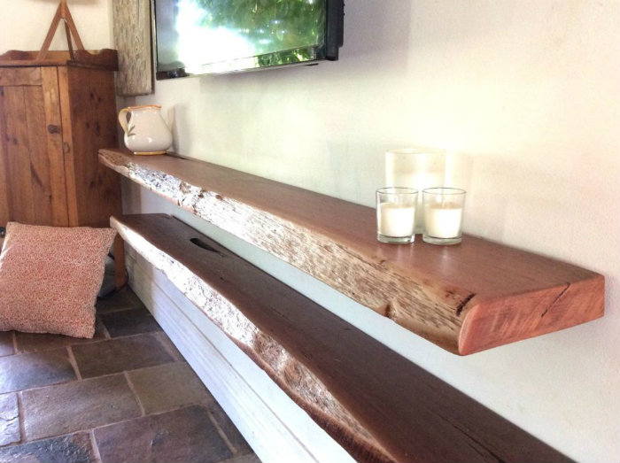 rustic ράφια με κρυφή βάση στήριξης.