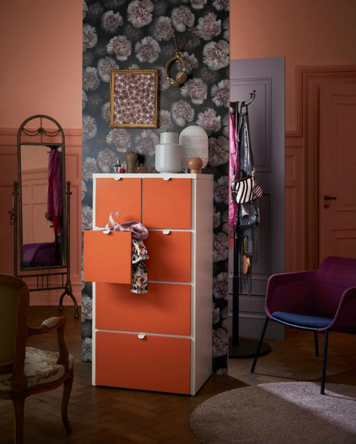 Συρταριέρα VISTHUS αναμένεται.