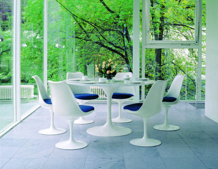 eero saarinen τραπέζι και καρέκλες τουλίπες