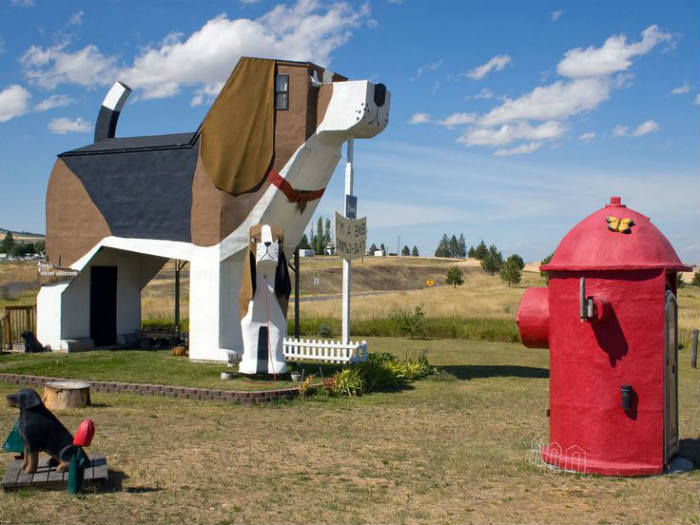 Φωτογραφία του ενοικιαζόμενου σπιτιού από κοντά.