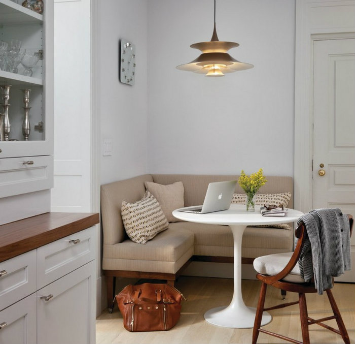 τραπεζαρία τουλίπα σε λίγα τετραγωνικά