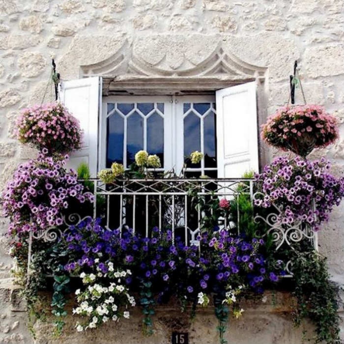 χρωματιστό μπαλκόνι