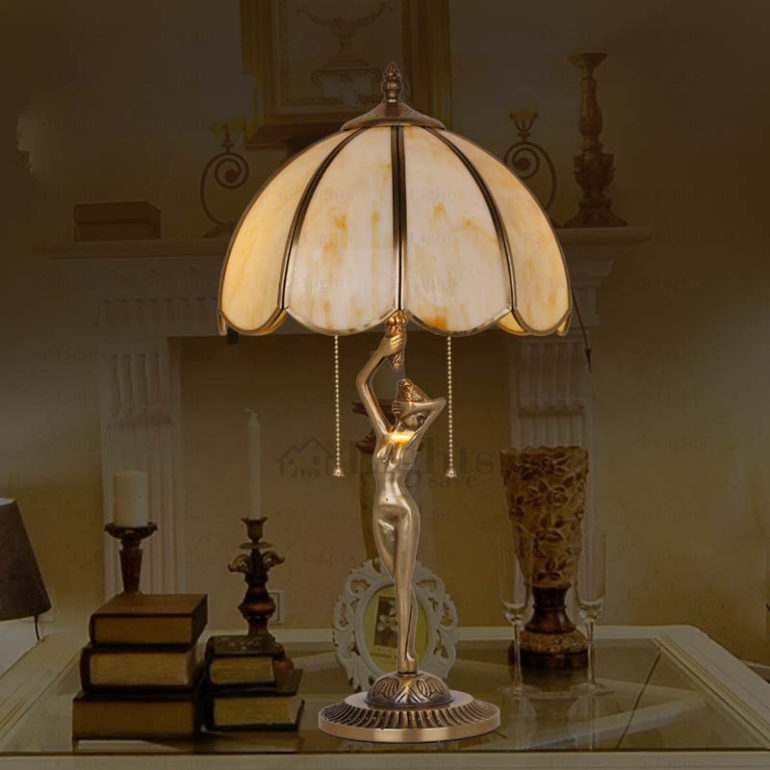 κλασσικο επιτραπεζιο φωτιστικο πορτατιφ