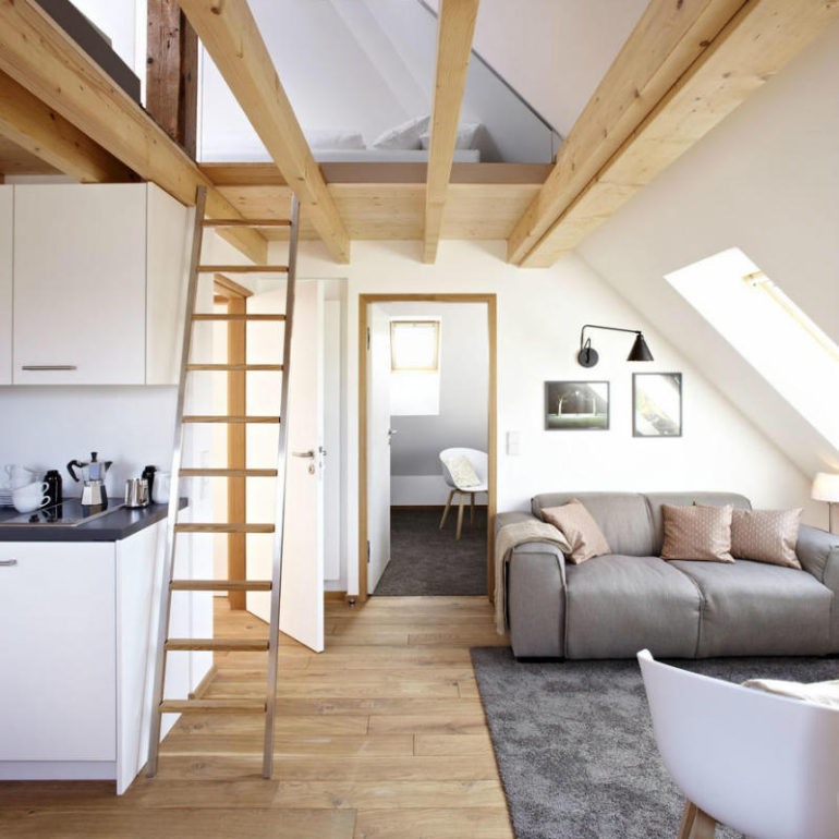 Αυτόνομο διαμέρισμα στην σοφίτα ανοιχτού τύπου.