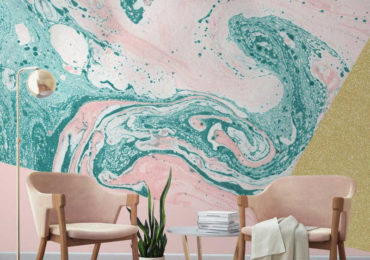 Ταπετσαρία με αποχρώσεις του γαλαζοπράσινου.