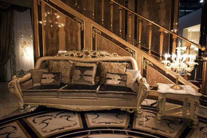 Παραδοσιακή και κομψή επιλογή φωτιστικού.