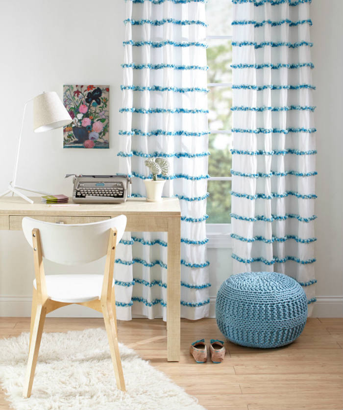 Μπορείς να βάλεις τρέσα πομ-πομ και να δώσει διαφορετικό ύφος στις κουρτίνες σου!