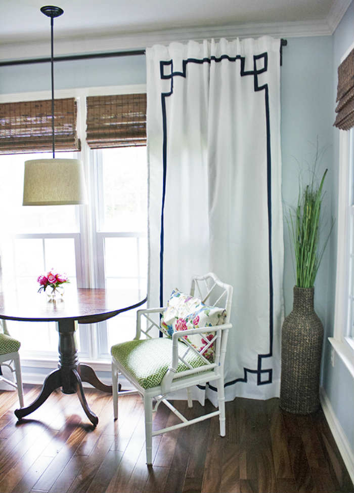 Με το ράψιμο υφάσματος στο σχέδιο που επιθυμείς, μπορείς να αλλάξεις ολοκληρωτικά τις κουρτίνες.