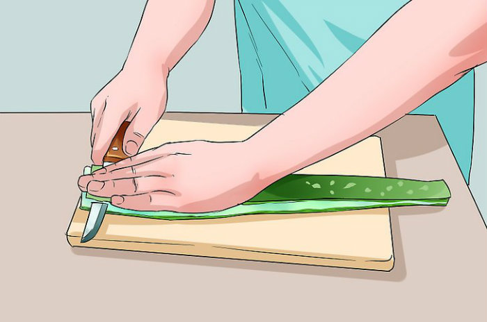 Έτσι κόβεις το φύλλο της αλόης στα δύο!