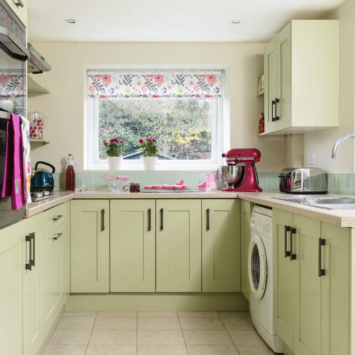 Κουζίνα με χρώμα και μοτίβο.