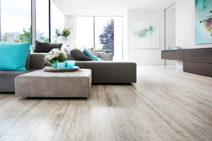 Υπέροχο μινιμαλιστικό σαλόνι.